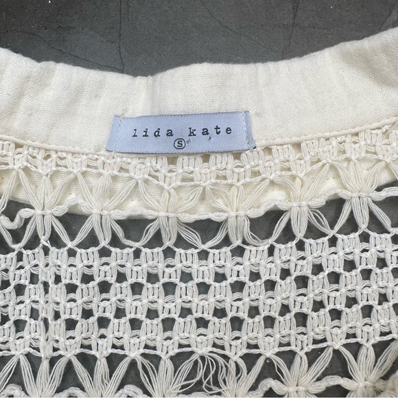 Lida Kate Crochet Button Down Cream Blouse Sz Sm - Picture 6 of 7